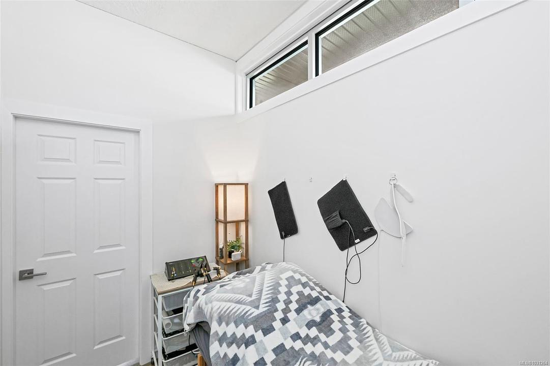 #111 - 689 Hoffman Avenue, Victoria, BC