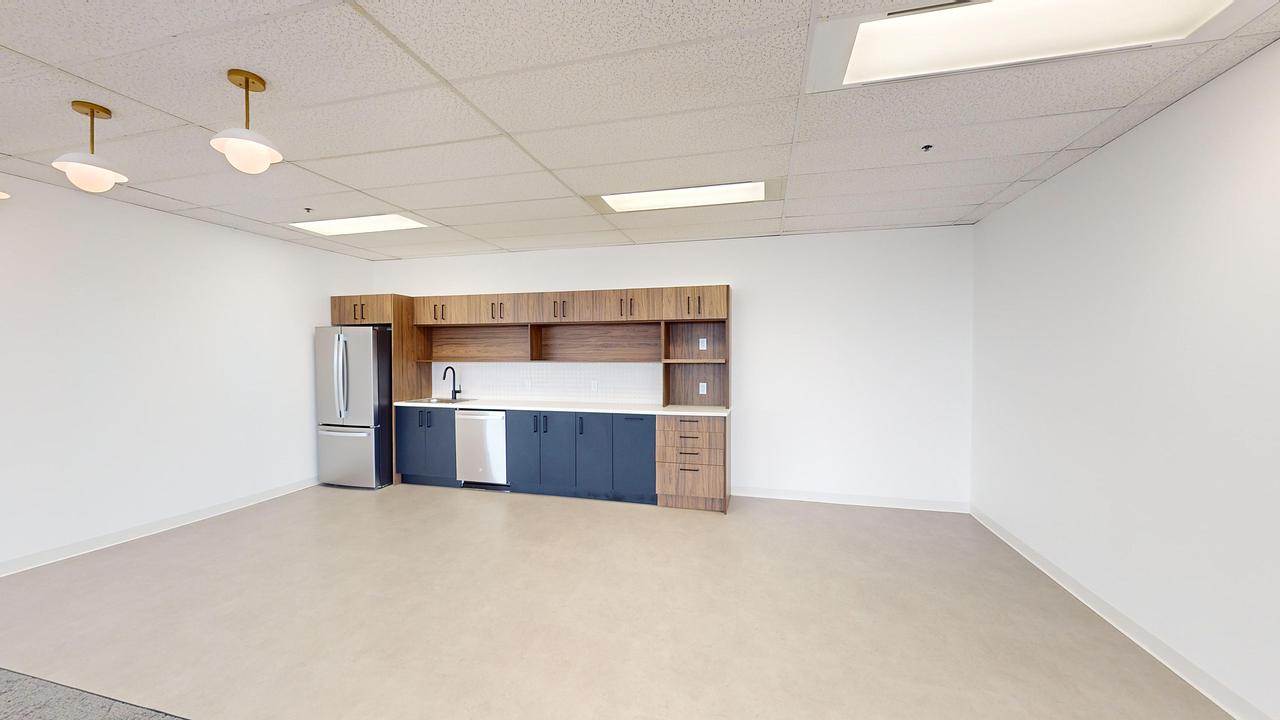 402 - 1410 Blair Towers Place, Ottawa, ON