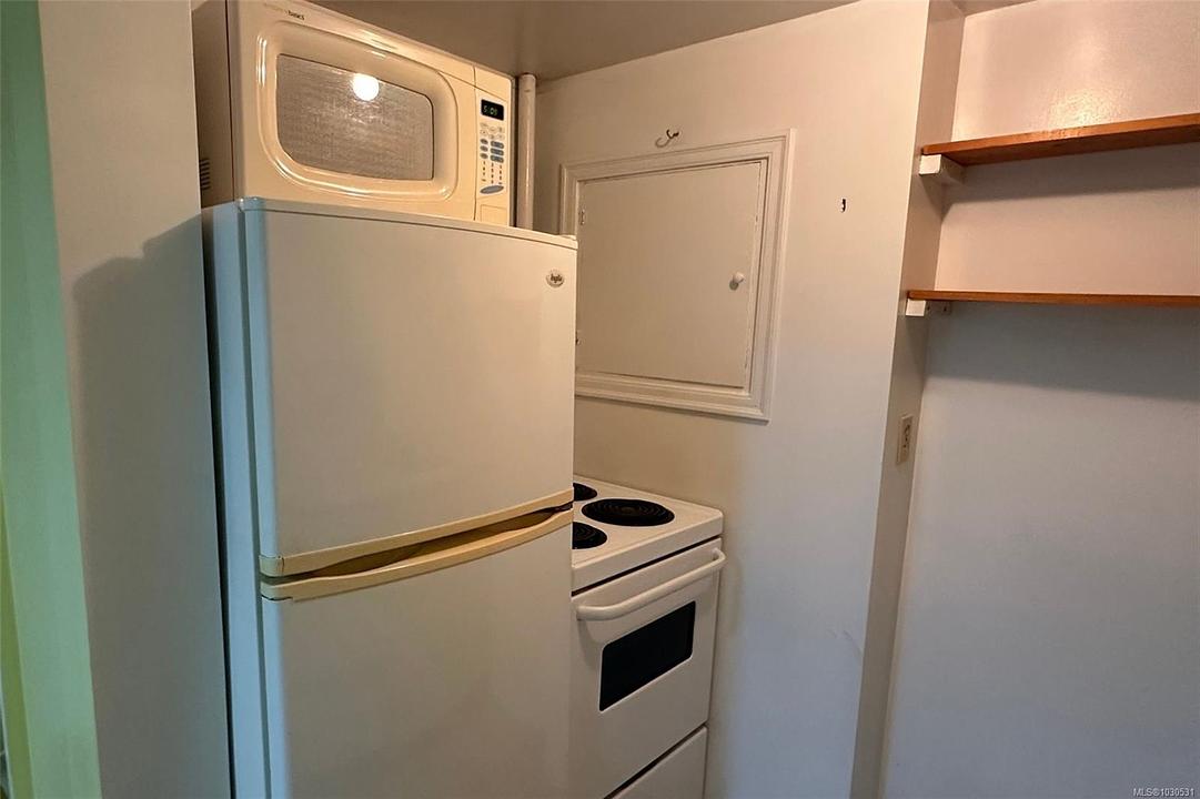 1043 Belmont Avenue, Victoria, BC