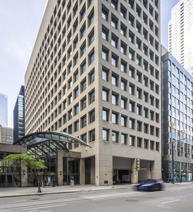 200 - 18 Wellington Street West, Toronto, ON