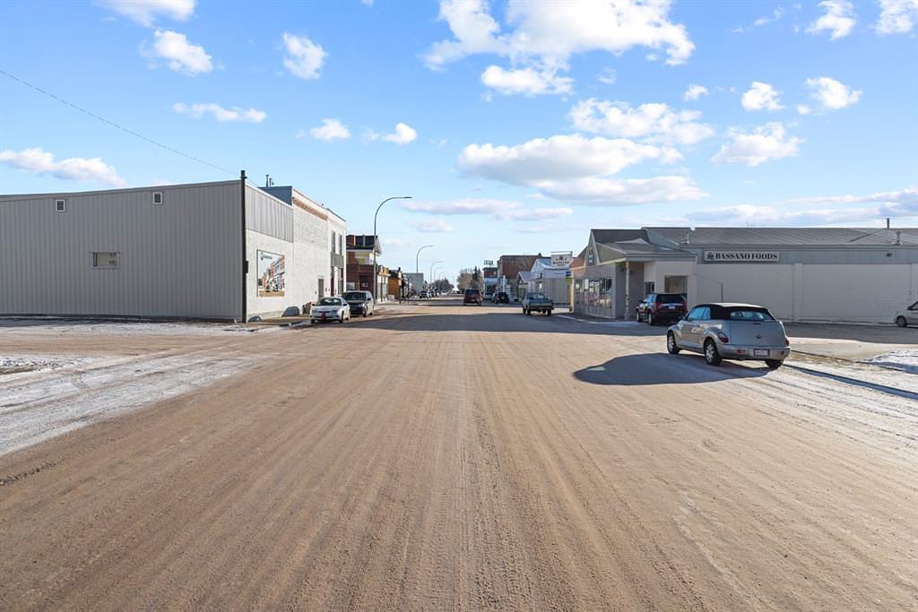 308 2 Avenue, Bassano, AB
