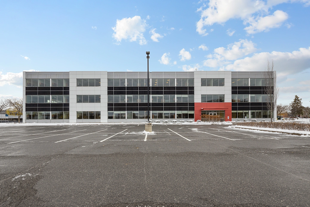 Ground Floor - 1935 Robertson Road, Ottawa, ON