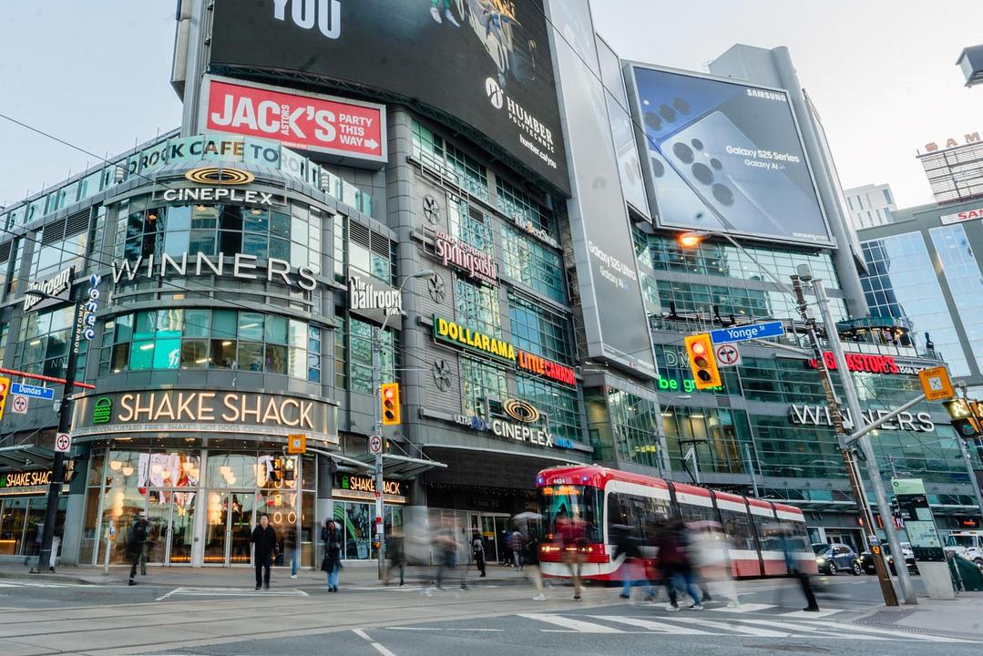 122 - 10 Dundas Street East, Toronto, ON