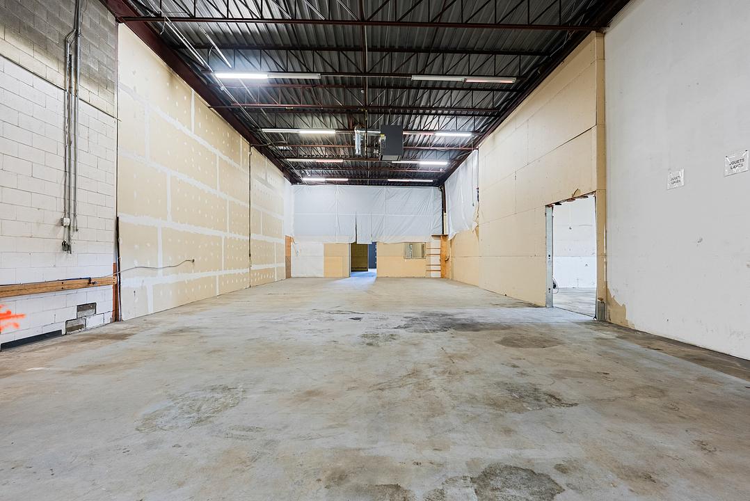 Warehouse - 2699 Avenue Watt, Québec, QC