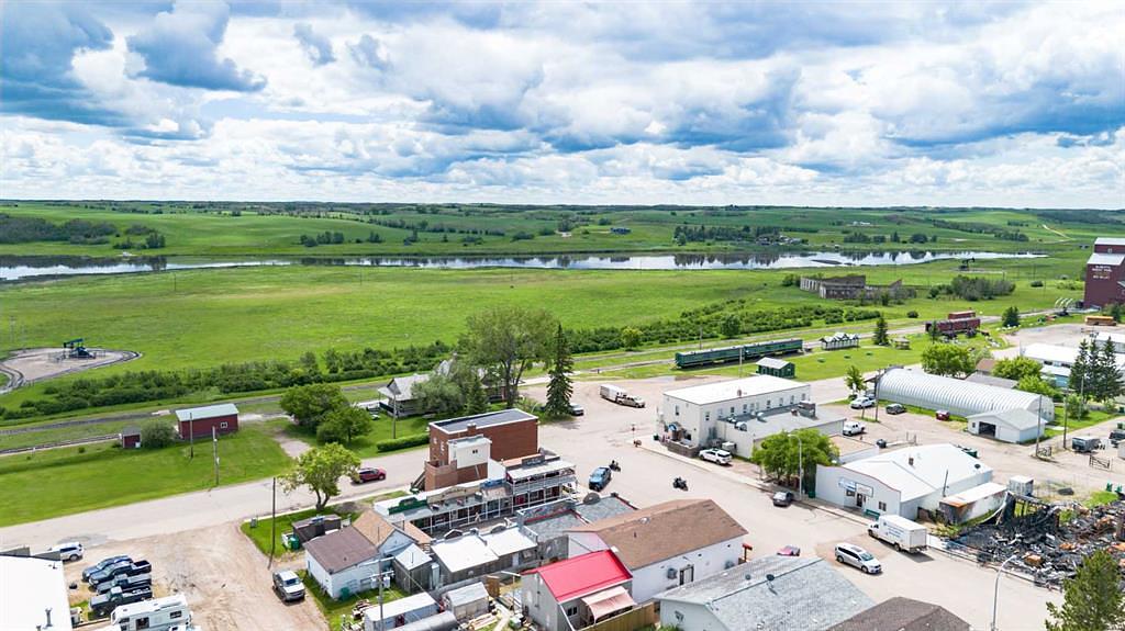 44 Main Street East, Big Valley, AB