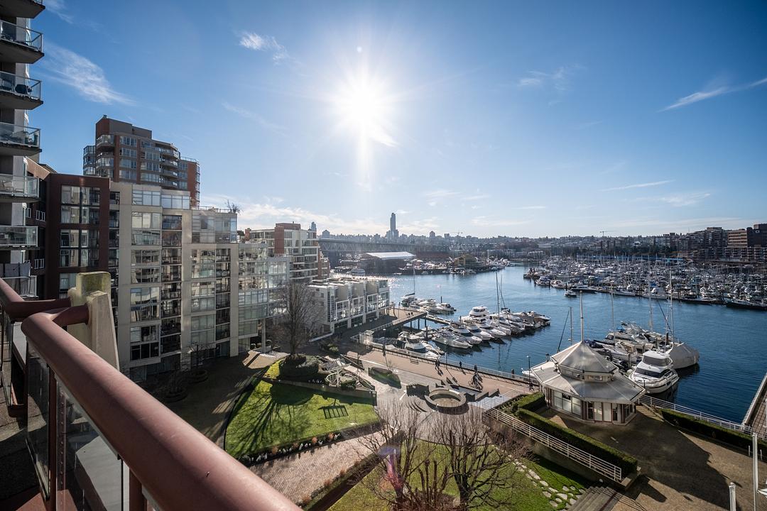701 - 1006 Beach Avenue, Vancouver, BC