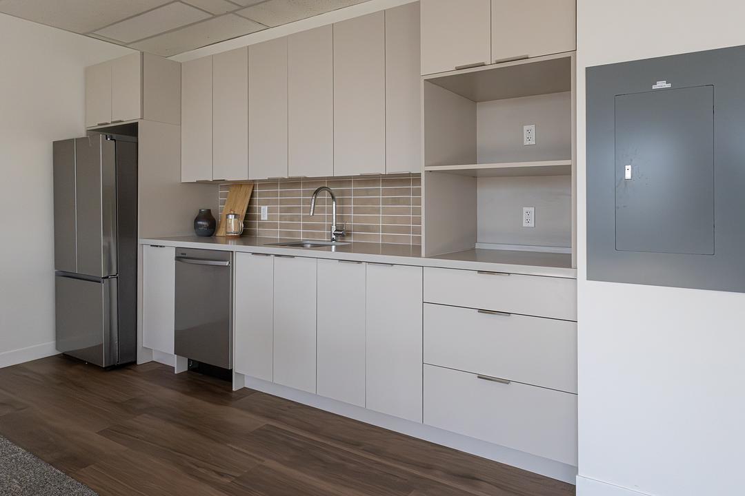 1703 - 180 Dundas Street West, Toronto, ON