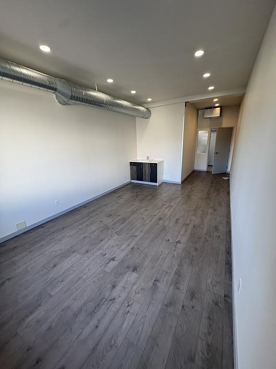 204 - 7877B Kingsway , Burnaby , BC