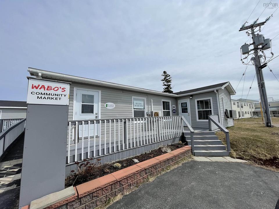 15 Pere Goirrior Avenue, Chéticamp, NS