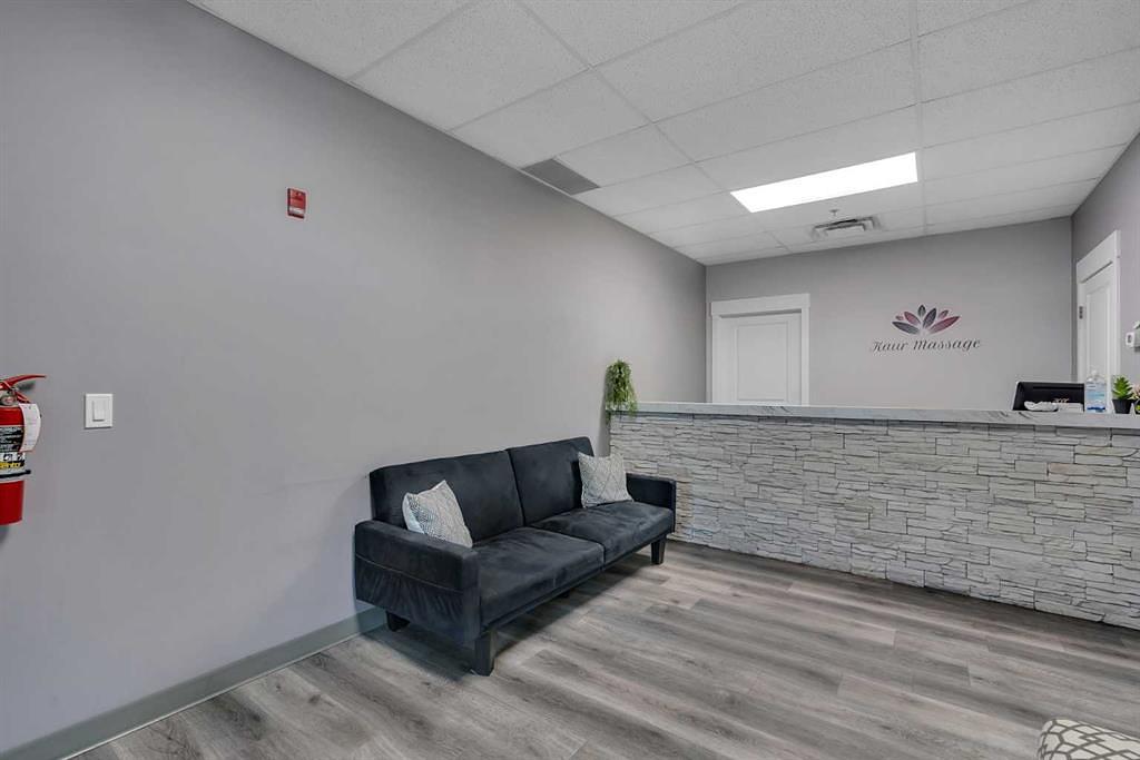 220 - 20 Saddlestone Drive Northeast, Calgary, AB