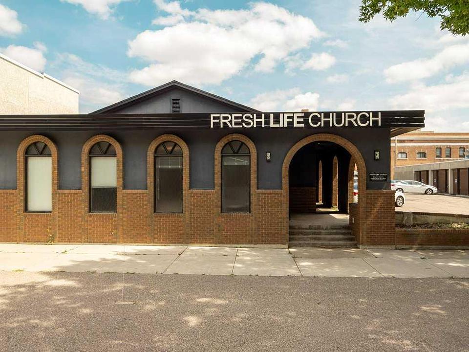 327 10 Street South, Lethbridge, AB