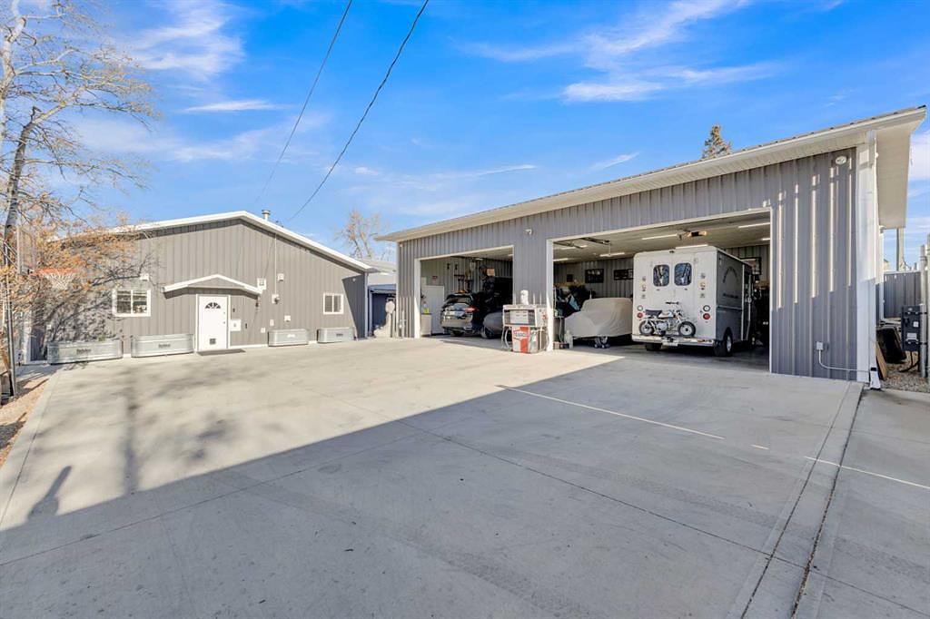2023 20 Avenue, Bowden, AB