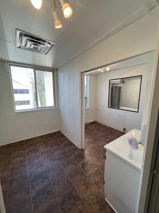 833 West Broadway, Vancouver, BC