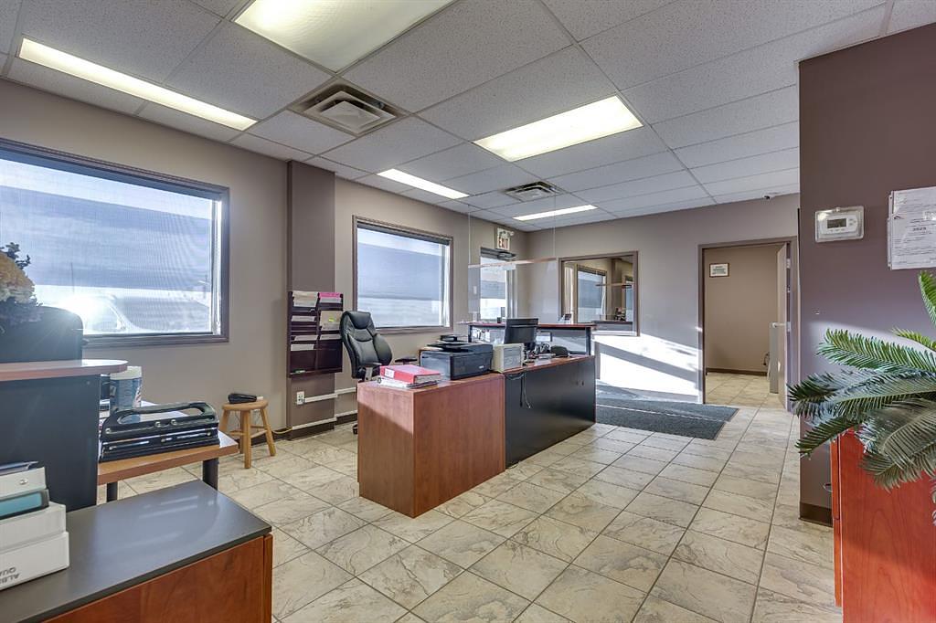 44 Avenue, Ponoka, AB