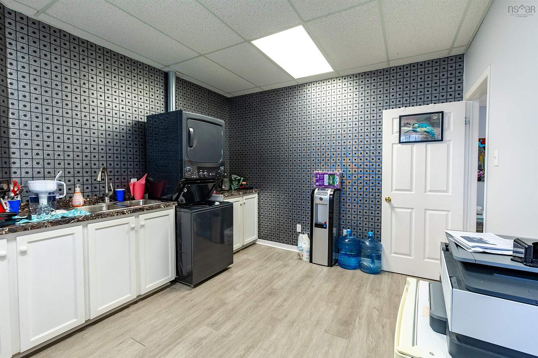 250 Main Street, Yarmouth, NS