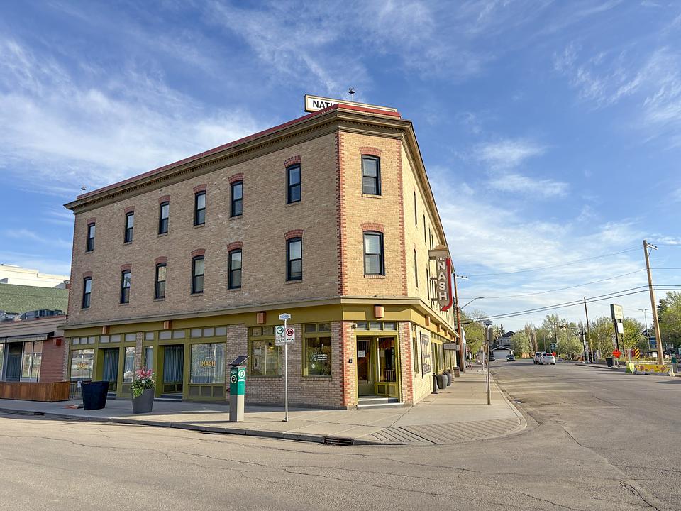 929 11 Street Southeast, Calgary, AB