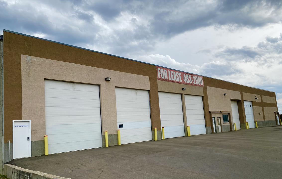 BAY J - 4907 1 Avenue, Edson, AB