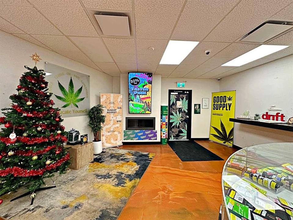 105 - 9904 Franklin Avenue, Fort McMurray, AB