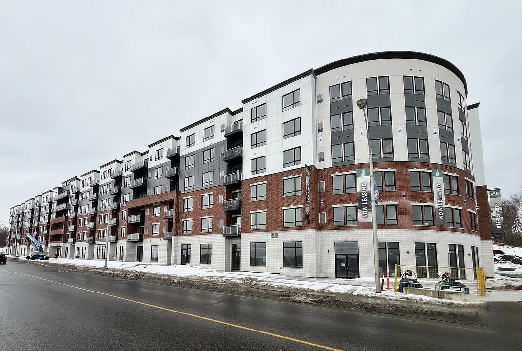 9 - 180 Kanata Avenue, Ottawa, ON