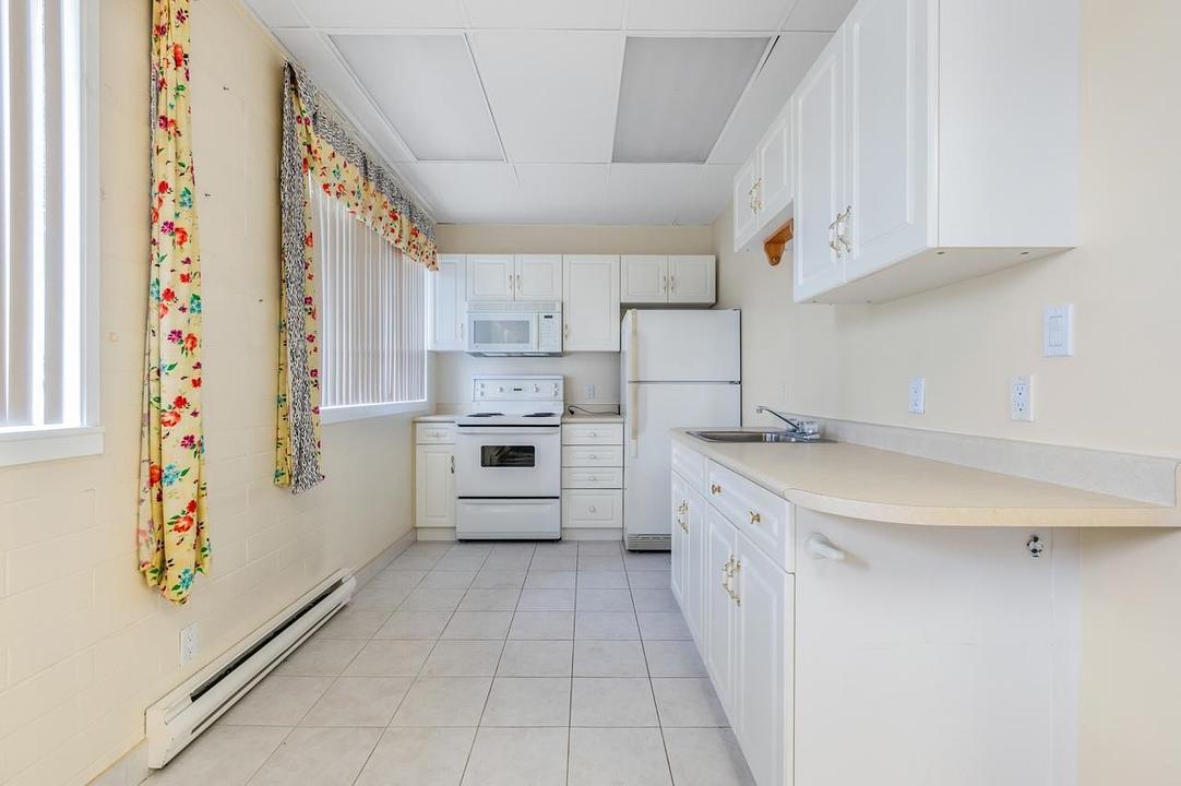 Russell Avenue, Burnaby, BC