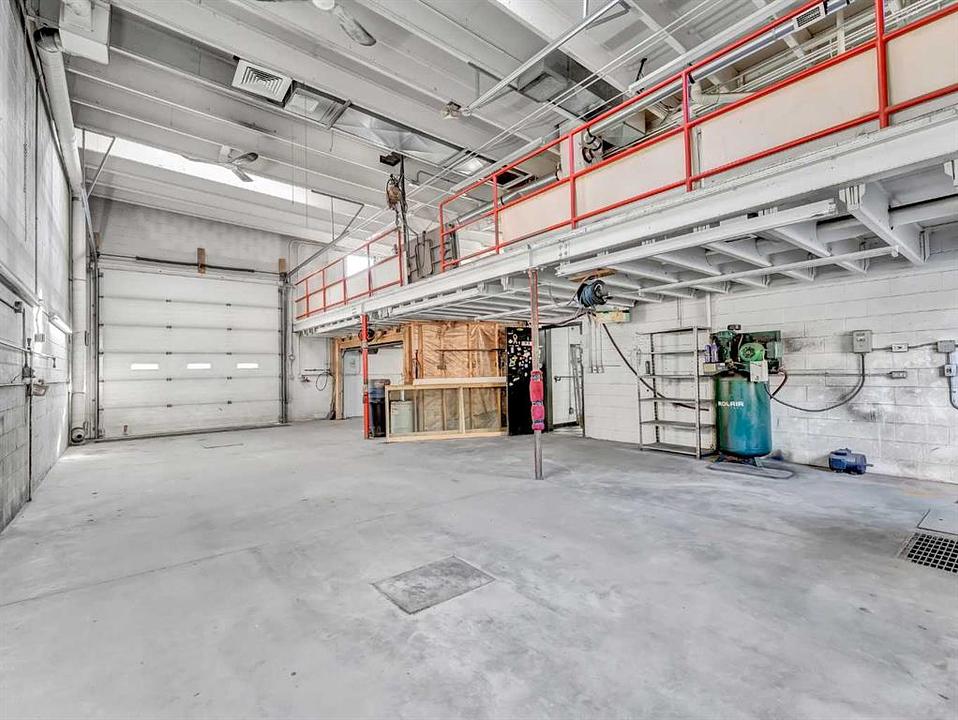 Kingsway Avenue Southeast, Medicine Hat, AB