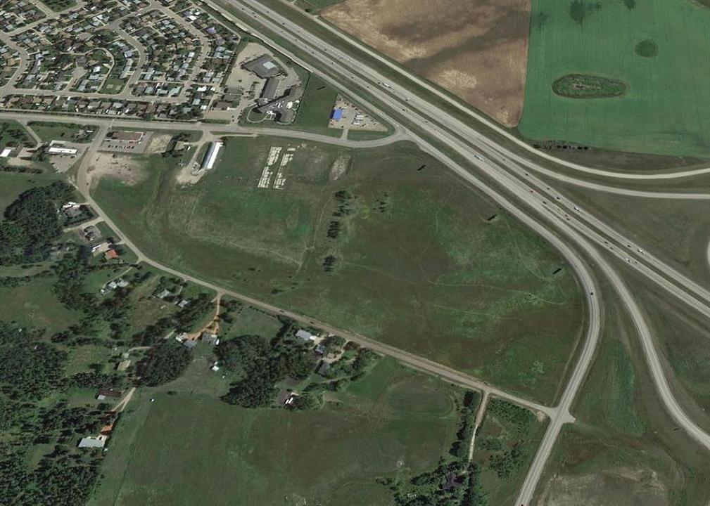 5601 Woodland Road, Innisfail, AB