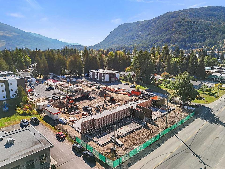 CRU 1 - 425 Main Street, Sicamous, BC