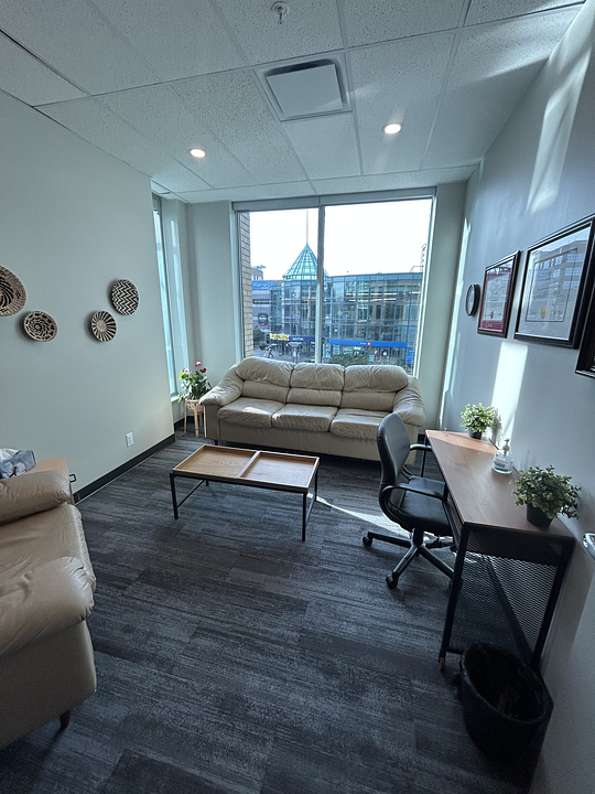 250 - 601 Sixth St, New Westminster, BC