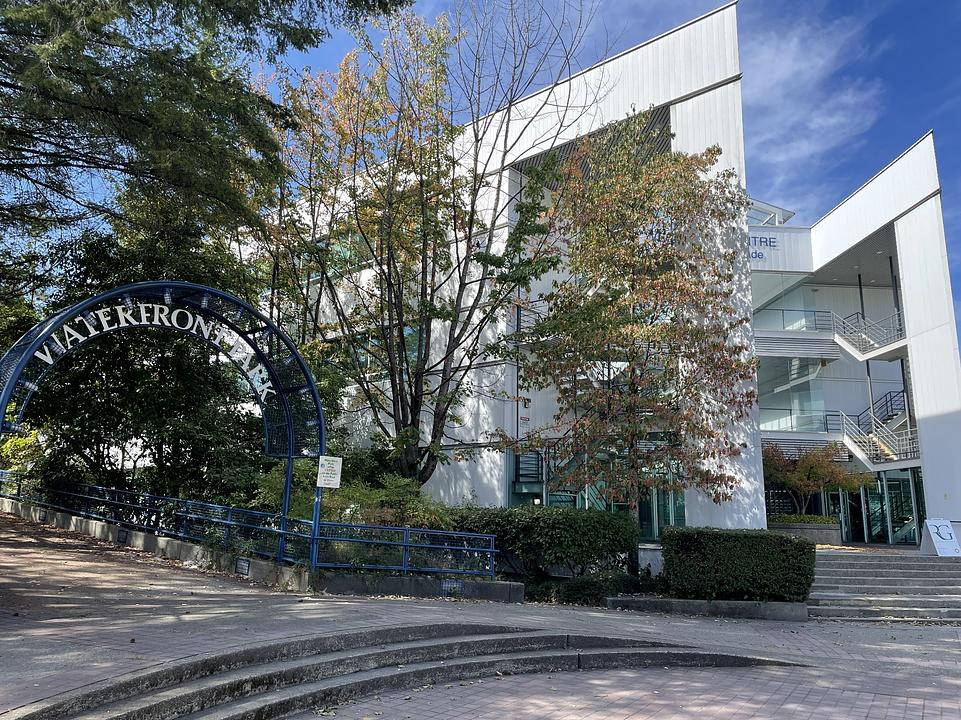204 - 267 Esplanade West, North Vancouver, BC