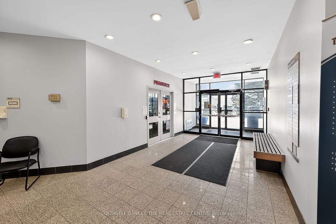 309 - 712 Davis Drive, Newmarket, ON
