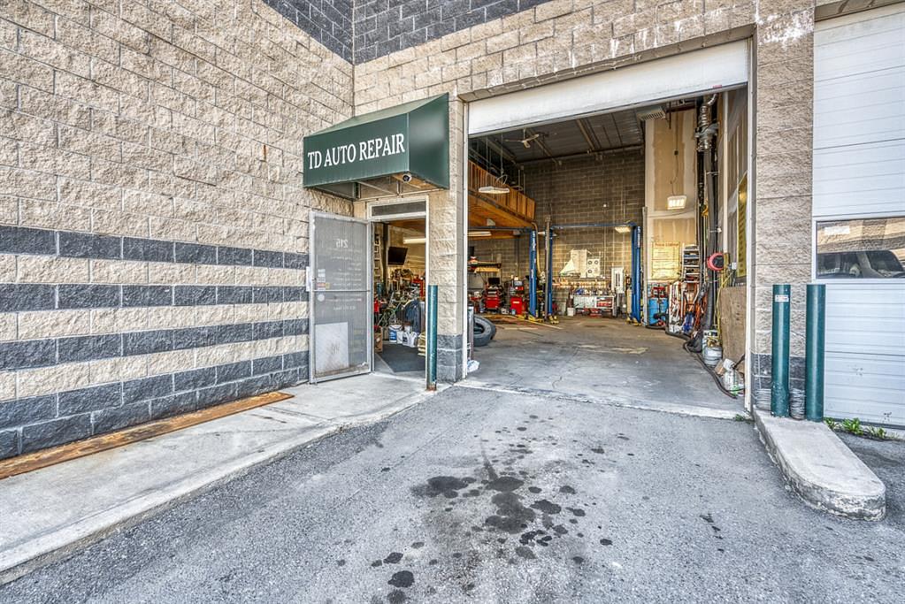 215 - 32 Westwinds Crescent Northeast, Calgary, AB