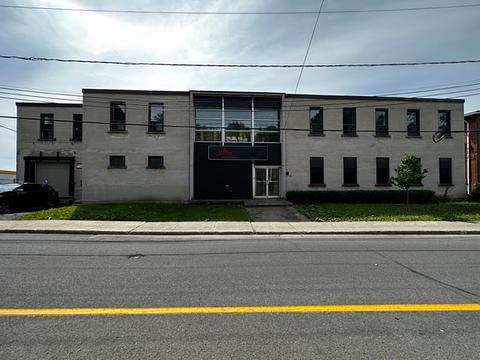 16 Promenade Ronald, Montréal-Ouest, QC