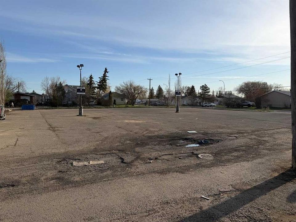 10508 100 Avenue, Grande Prairie, AB