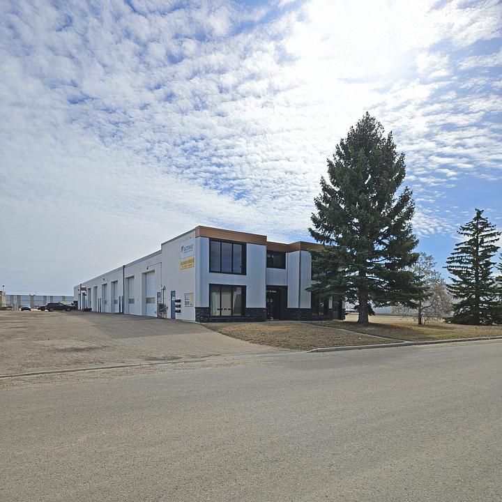 7887 49 Avenue, Red Deer, AB