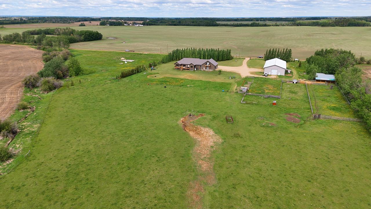 26517 Township Road 584, Pickardville, AB