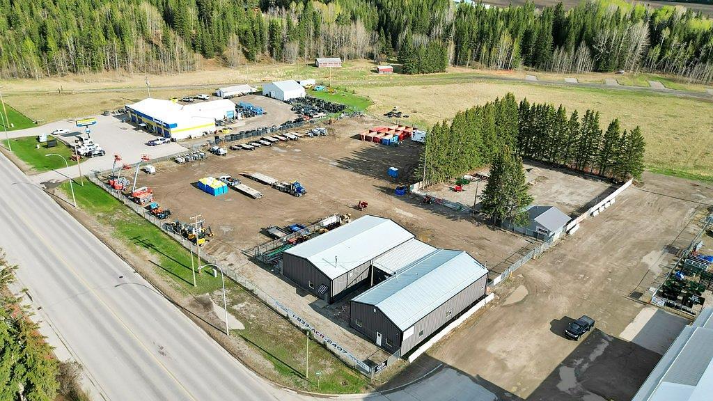 1101 Main Avenue East, Sundre, AB