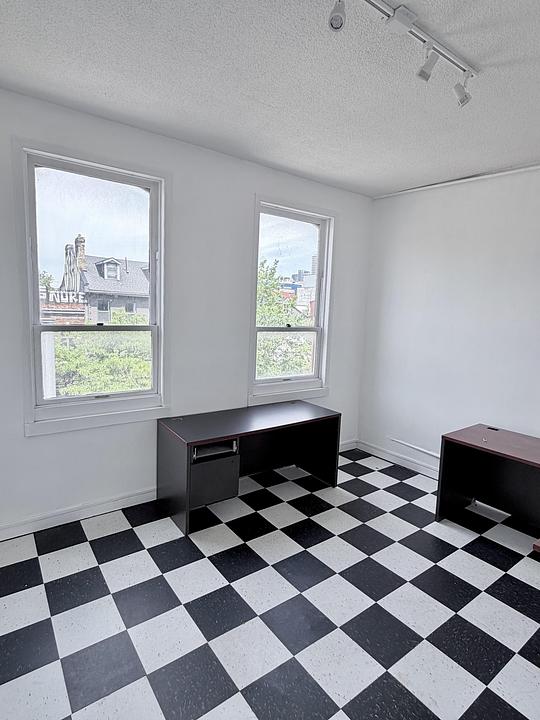 300 - 411 Queen Street West, Toronto, ON