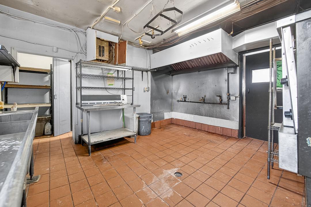 277 Queen Street South, Mississauga, ON