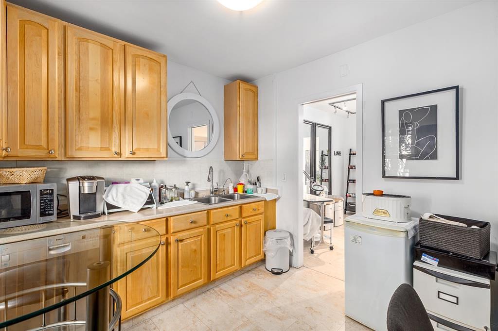 2032 34 Avenue Southwest, Calgary, AB