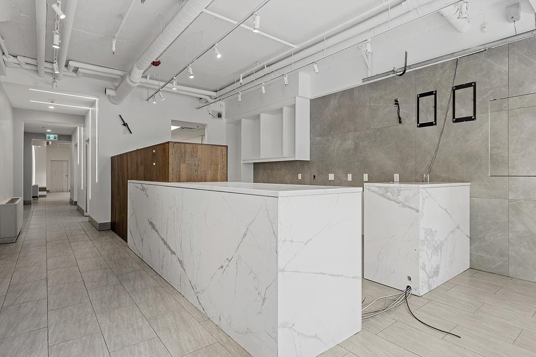 203 Bank St, Ottawa, ON