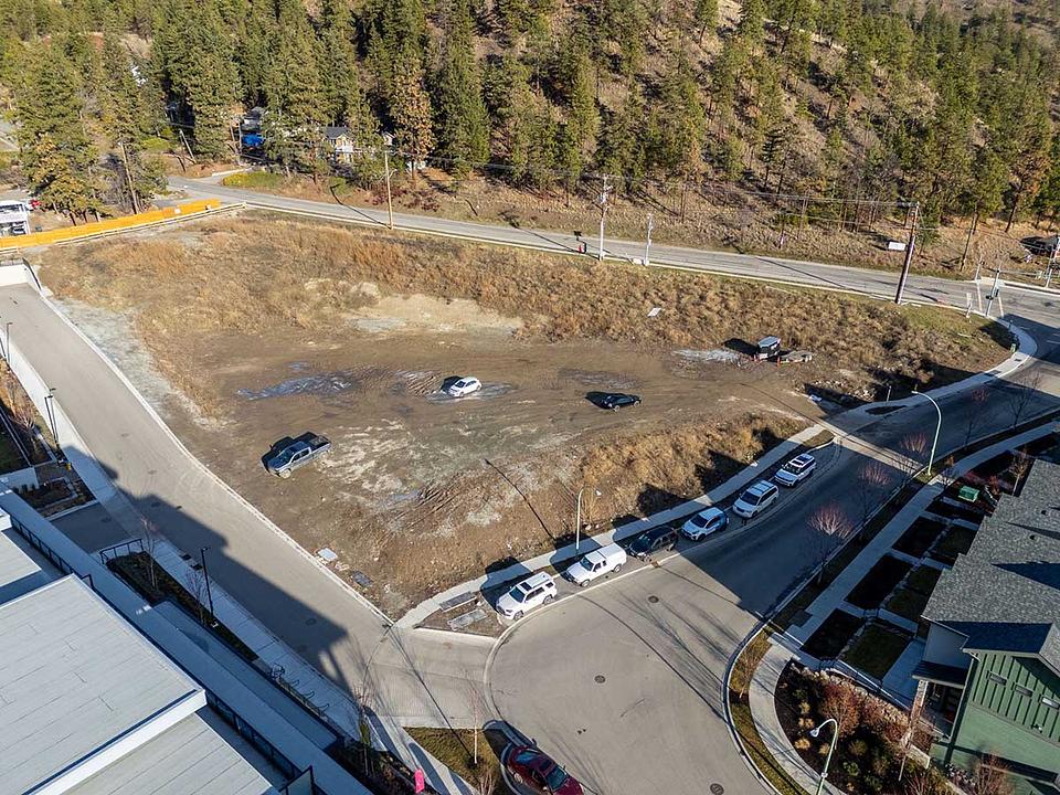1402 Cara Glen Court, Kelowna, BC