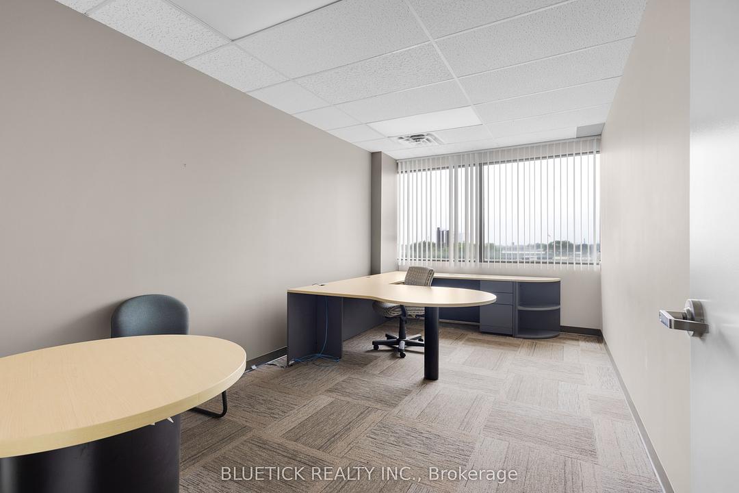 301 - 710 Dorval Drive, Oakville, ON