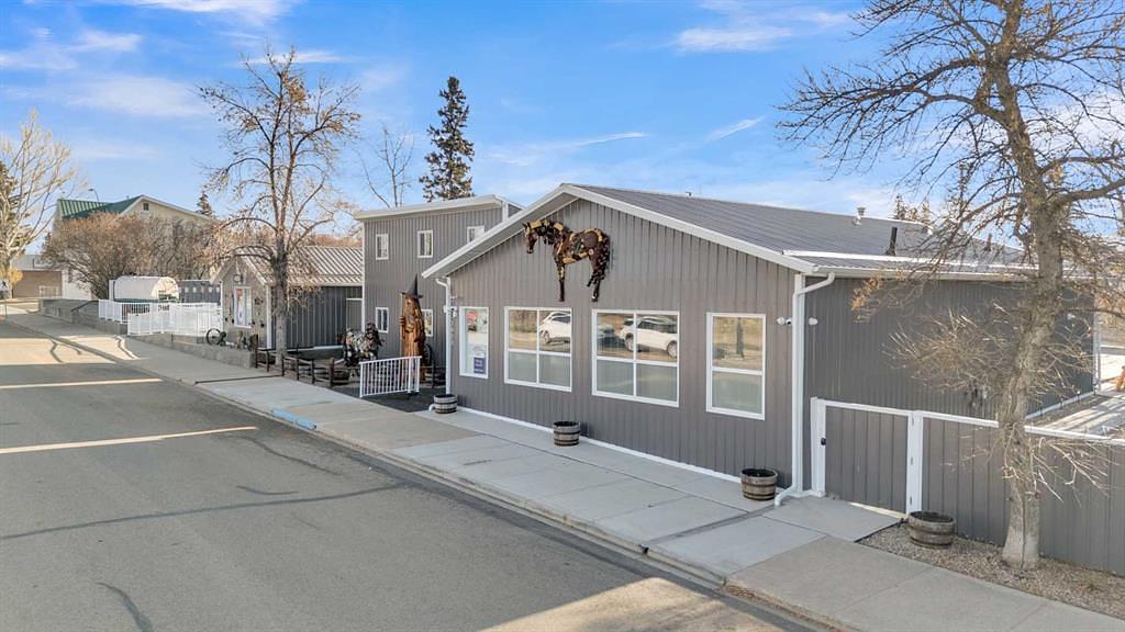 2023 20 Avenue, Bowden, AB