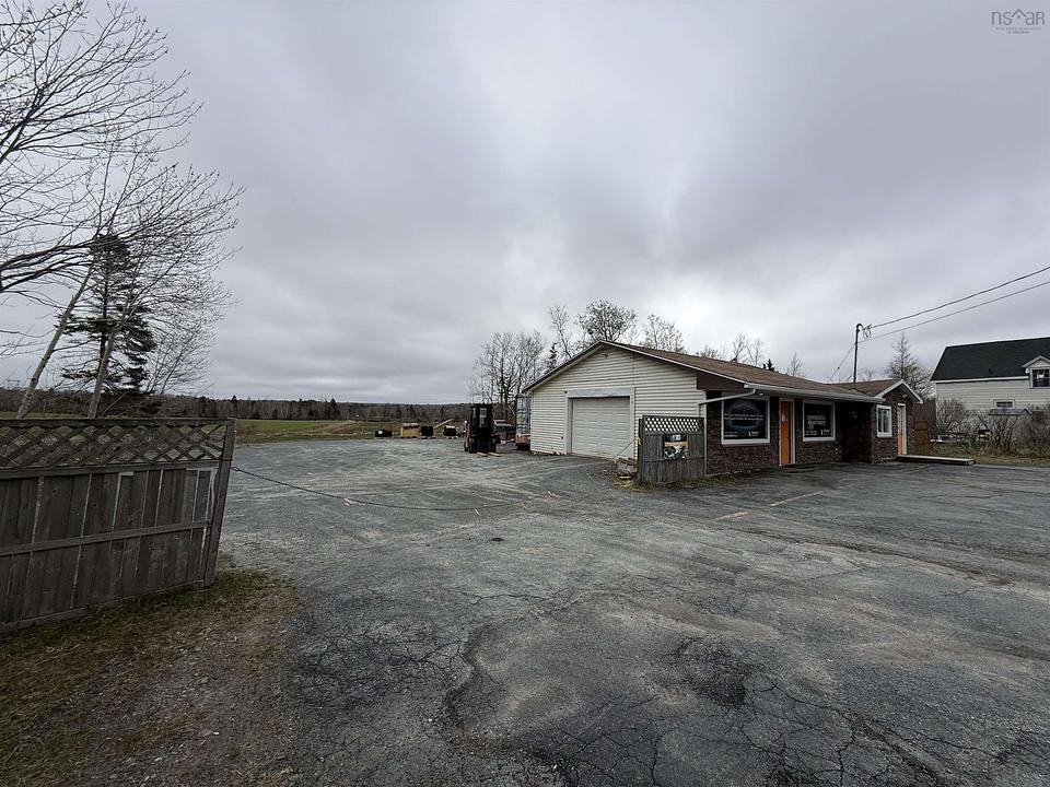 1323 Highway 2, Lantz, NS