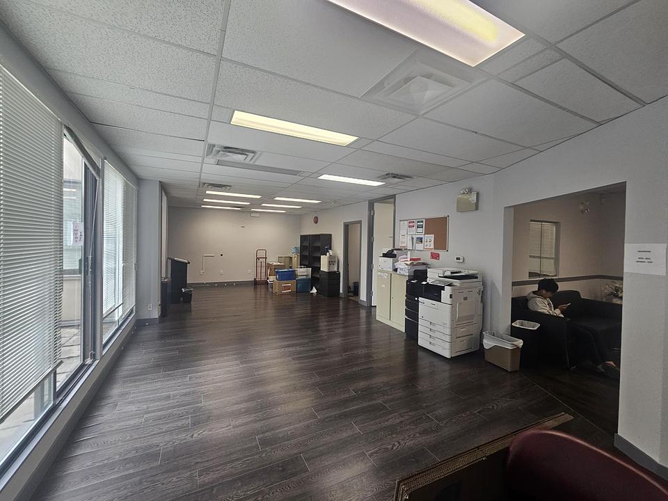 210 - 5172 Kingsway, Burnaby, BC
