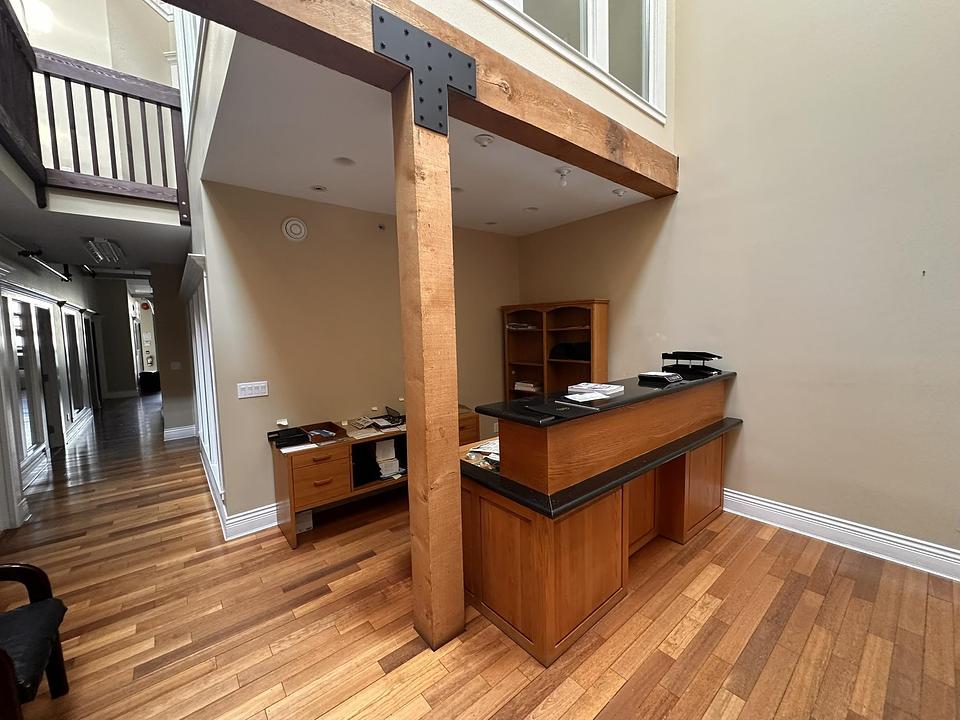 111 & 211 - 15272 Croydon Drive, Surrey, BC