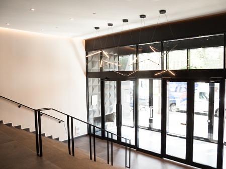 111 Rue Chabanel Ouest, Montréal, QC