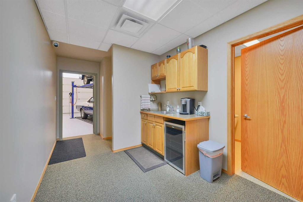 7 - 7471 Edgar Industrial Bend, Red Deer, AB