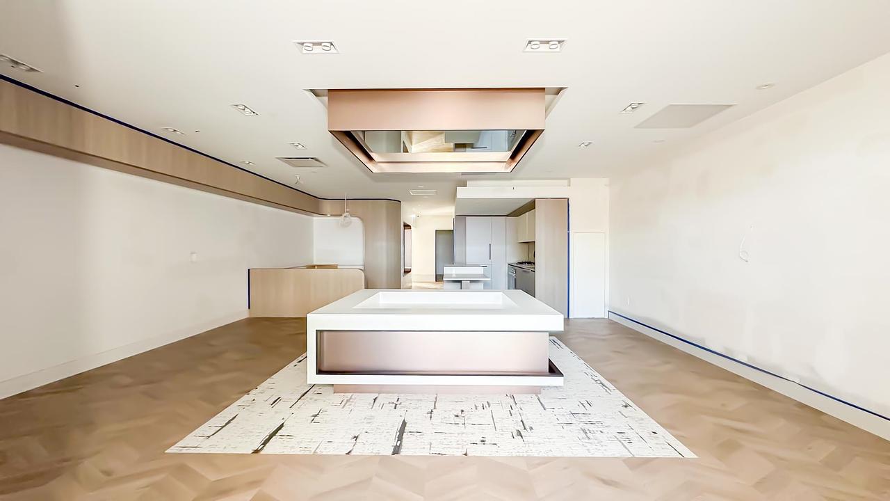 8273 Oak Street, Vancouver, BC