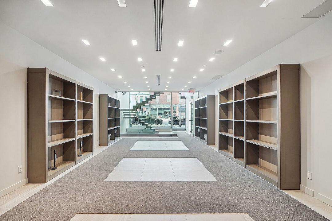 rdc-ss - 4920 Rue Sherbrooke Ouest, Westmount, QC